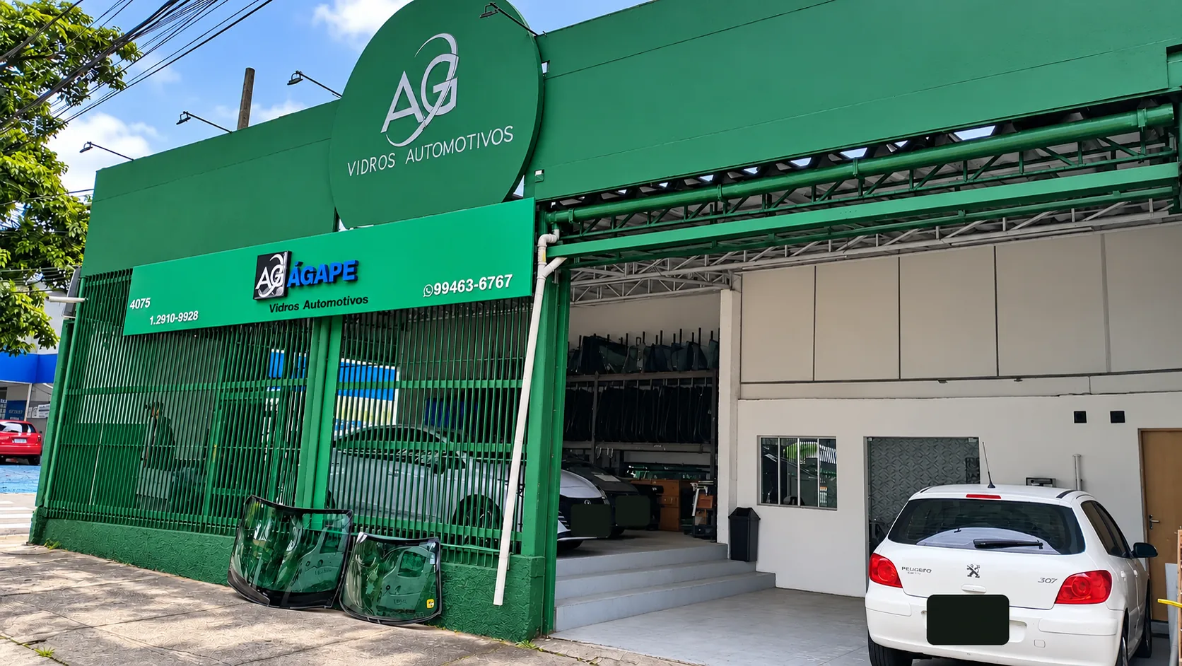 Simulação visual da fachada restaurada da Ágape Auto Vidros